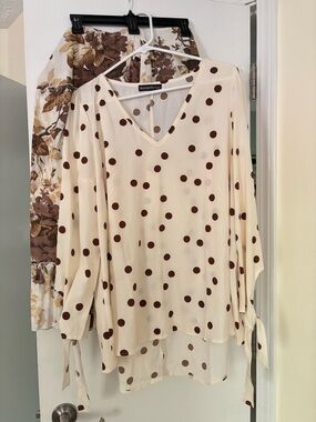 Cream Polka Dot V-Neck Blouse with Brown & Cream Floral Skirt